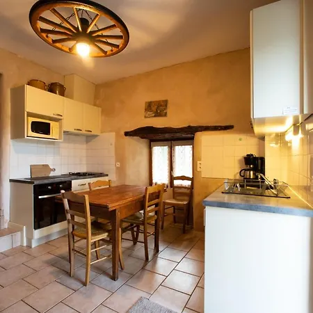 度假居 De La Bastide, 30750 Treves